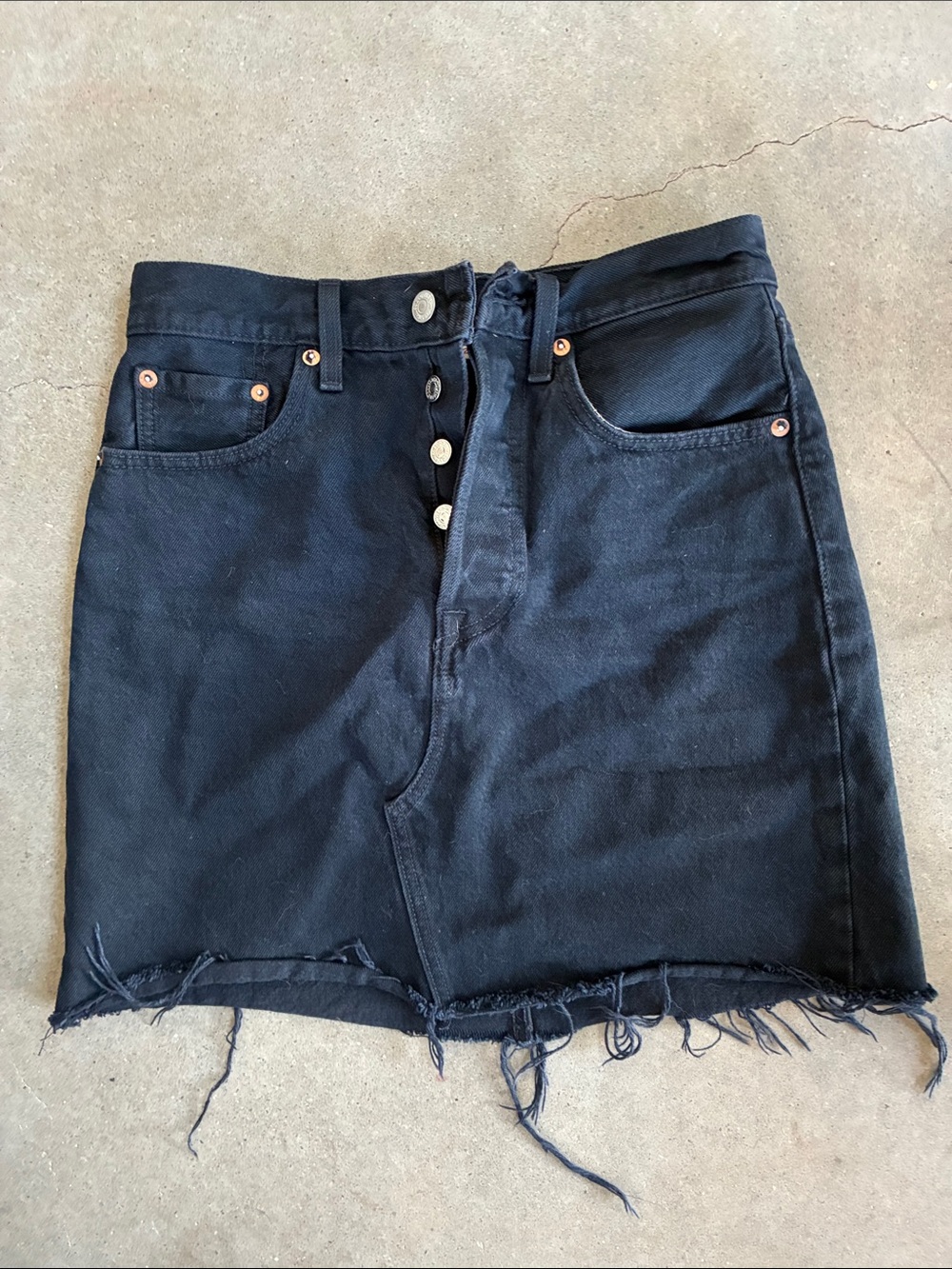 Levi's Black Button-Front Denim Mini Skirt with Frayed Hem